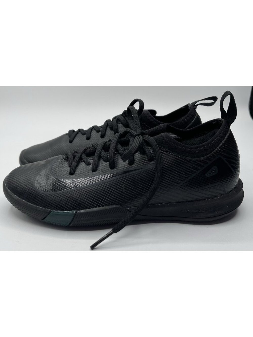 Kids/Youth Nike Zoom Vapor 16 Academy IC Indoor Soccer Shoes Size 1 Youth Boys